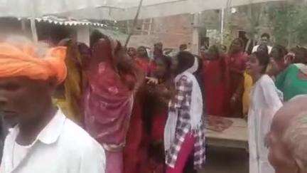 आलापुर: इंटर की परीक्षा देने के बाद हरियाणा गए युवक की संदिग्ध मौत, शव पहुंचते ही महरामपुर जैनपुर में मचा कोहराम, हत्या का आरोप