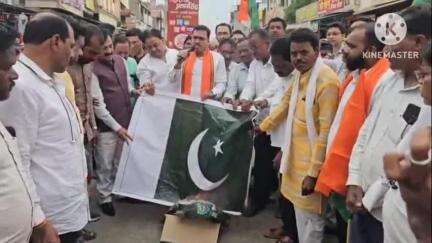 परतूर: परतुर येथील मुख्य चौकात आमदार बबनराव लोणीकर यांच्या उपस्थितीत ऑपरेशन सिंदूर निमित्ताने जल्लोष साजरा