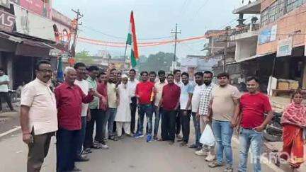 चांदवा: ऑपरेशन सिंदूर के समर्थन में युवा भारत द्वारा मेन रोड मे की आतिशबाजी,बांटी मिठाईयां#OperationSindoor