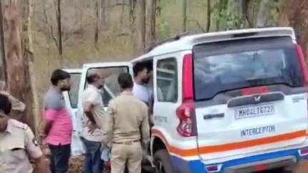 धारणी: आरटीओच्या वाहनाला अपघात ,मोठी हानी टळली,धारणी ला विजिट साठी येत असलेल्या अमरावती येथील RTO च्या गाडीला सेमाडोह जवळ अपघात