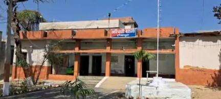 अरियरी: अरियरी पुलिस ने चार महीने से फरार युवती को बरामद कर न्यायालय में पेश किया