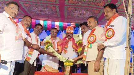 ಪಾವಗಡ: ಪಟ್ಟಣದಲ್ಲಿ ವಾಸವಿ ಜಯಂತಿಯಲ್ಲಿ ಶಾಸಕ ಎಚ್. ವಿ ವೆಂಕಟೇಶ್ ಭಾಗಿ, ವಾಸವಿ ವೃತ್ತ ಉದ್ಘಾಟನೆ
