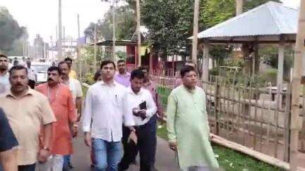 মোহনপুর: বামুটিয়ায় গোমতী কো-অপারেটিভ সোসাইটির মিল্ক প্রসেসিং ইউনিটের উদ্বোধনের প্রস্তুতি খতিয়ে দেখলেন মন্ত্রী সুধাংশু দাস
