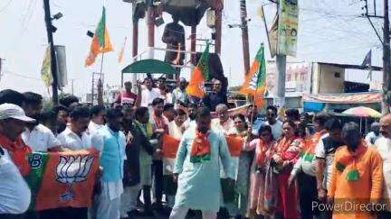 किच्छा: पूर्व विधायक राजेश शुक्ला ने DD चौक पर ऑपरेशन सिंदूर की सफलता पर  कार्यकर्ताओं के साथ जश्न मनाया#OperationSindoor