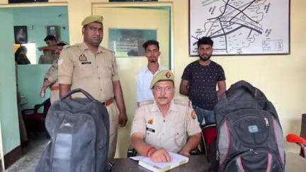 मुगलसराय: लोको कॉलोनी हनुमान मंदिर के पास पुलिस ने अवैध देशी शराब के साथ 2 शराब तस्करों को किया गिरफ्तार
