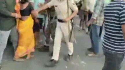 सकरा: पिपरी चौक पर हाईवे जाम करने के आरोप में पत्नी और बेटी समेत तीन गिरफ्तार, जमानत पर रिहा
