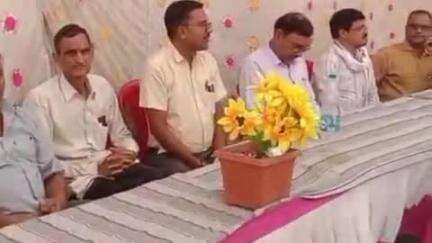 बरघाट: ग्राम धपारा-गंगेरूआ में वृताकार सेवा सहकारी समिति की बैठक में जनप्रतिनिधि और क्षेत्रीय किसान शामिल हुए