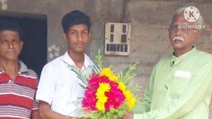 নলহাটি ১: নলহাটি থানায় মাধ্যমিকে প্রথম রূপম সাহাকে সম্বর্ধনা নলহাটি ১নং পঞ্চায়েত সমিতির ।