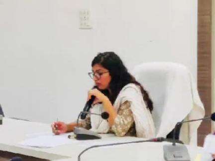 सुकमा: जिला पंचायत सीईओ ने पीएम आवास योजना के अंतर्गत आवास मित्र की समीक्षा बैठक आयोजित की