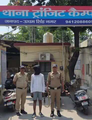 रुद्रपुर: ट्रांजिट कैंप थाना पुलिस ने वर्ष 2023 के मुकदमे में फरार वारंटी को खेड़ा से किया गिरफ्तार