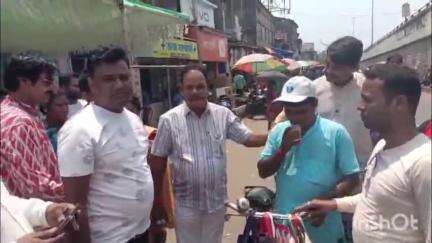 গলসি ২: তীব্র তাপদাহে গলসি বাজারে জলছত্র অনুষ্ঠানে উপস্থিত হলেন গলসি বিধানসভার বিধায়ক নেপাল ঘোড়ুই মহাশয়