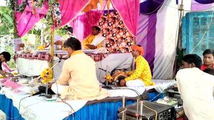 नरवर: नरवर नारायणपुर में सिंध नदी पुल वाले हनुमानजी मंदिर पर चल रही श्रीमद् भागवत कथा में चौथे दिन भी पहुंचे श्रद्धालु