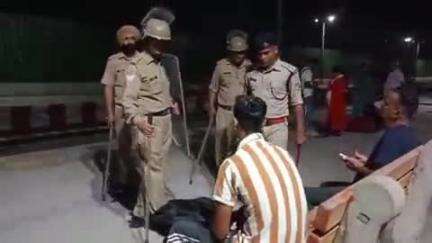 रुद्रपुर: भारतीय सेना ने पाकिस्तान में ऑपरेशन सिंदूर के तहत कार्रवाई की, रुद्रपुर में RPF ने चेकिंग अभियान चलाया