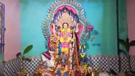 তমলুক: নন্দীগ্রাম উত্তরপল্লী গীতাঞ্জলি সংঘের ২৬তম বর্ষের মনসা পূজার্চনা উপলক্ষ্যে আজ চলছে সন্ধ্যারতি