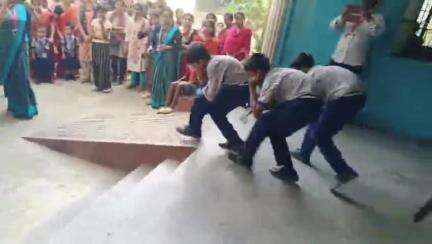 পুরাতন মালদা: যুদ্ধ তৎকালীন মঙ্গল বাড়ী বেসরকারি স্কুলে মক ড্রিলের প্রশিক্ষণ দিলেন পড়ুয়াদের মধ্য   #OperationSindoor