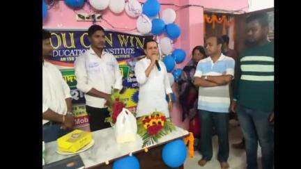 কাকদ্বীপ: সুন্দরবন আদর্শ বিদ্যা মন্দিরের উচ্চমাধ্যমিকে নবম স্থান অধিকার করল এক ছাত্র তাকে সম্বর্ধনা দিতে এলেন কাকদ্বীপের বিধায়ক