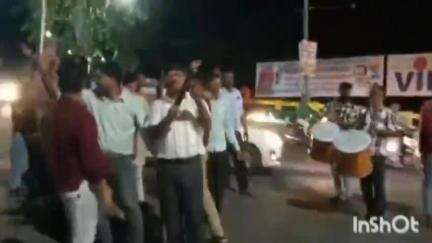 विदिशा नगर: बुधवार 8:30 हिंद प्रहरी संगठन ने भारत के जवाबी हमले पर नीमताल पर मनाया जश्न चलाई आतिशबाजी। #OperationSindoor
