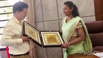 ಮೂಡಿಗೆರೆ: ಸರ್ವೋತ್ತಮ ಪ್ರಶಸ್ತಿ ಪಡೆದ ಪಿಡಿಒ ಪದ್ಮರಾಜ್‌ಗೆ ಪಟ್ಟಣದಲ್ಲಿ ಶುಭಕೋರಿದ ಶಾಸಕಿ ನಯನ ಮೋಟಮ್ಮ