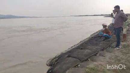 বিশ্বনাথ: ব্ৰহ্মপুত্ৰত ব্যাপক গৰাখহনীয়া, কুমলীয়াৰ শতাধিক পৰিয়াললৈ ভাবুকি, শীঘ্ৰে সমস্যা সমাধানৰ আশ্বাস বিভাগৰ #jansamasya