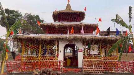 जयनगर: लोहाडंडा में श्री हनुमंत प्राण-प्रतिष्ठा सह रामचरितमानस नवाह्न परायण महायज्ञ में सैकड़ों श्रद्धालु पूजा कर रहे हैं