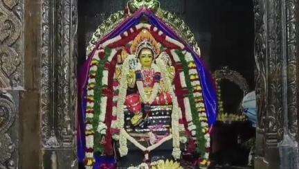 நிலக்கோட்டை: பட்டிவீரன்பட்டியில் ஸ்ரீ பத்ரகாளி அம்மன் சித்திரை திருவிழாவை ஒட்டி திருவிளக்கு பூஜை- ஆயிரக்கணக்கான பெண்கள் பங்கேற்பு