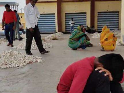 agar malwa मंडी 11:20 तक निलामी सुरु
नहीं हुई सभी किसान परेशान हो रहे