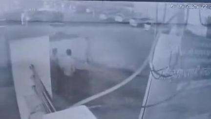 सिवानी: सिवानी में डीएसपी ने अस्पताल कर्मी से की मारपीट, घटना CCTV में कैद, जमकर चले लात-घूंसे