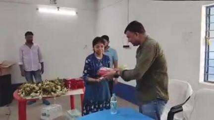 মুরারই ১: ২০২৫ মাধ্যমিকের ১৮ জন কৃতি ছাত্র-ছাত্রীদের সংবর্ধনা মুরারই থানায়, উপস্থিত BDO,IC সহ অন্যান্য পুলিশ আধিকারিক