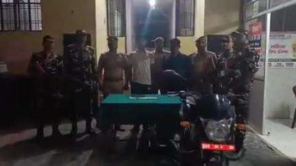 पलिया: पुलिस व एसएसबी की संयुक्त टीम ने चेकिंग के दौरान 4.90 ग्राम ब्राउन शुगर और 1 बाइक के साथ दो अभियुक्तों को किया गिरफ्तार