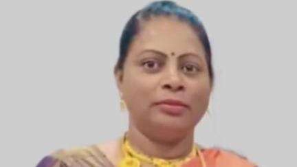 शिरपूर: शहर पोलीस ठाण्याच्या महिला पोलीस  कर्मचाऱ्याने घरी घेतला गळफास,वरचे गाव रथ गल्लीमध्ये घडली धक्कादायक घटना
