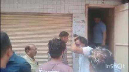 धौलाना: जवाहर बाजार में गुटका व्यापारी की दुकान पर आईटीसी कंपनी की टीम ने मारा छापा, मौके से लिए सैंपल