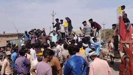 भिलाय: बिजली पानी की समस्या ग्राम भिलांय  में किया चक्का जाम #Bhilay  #news #viral #reels