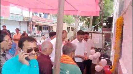 महु स्टेशन रोड पर यात्रियों और राहगीरों की सुविधा के लिए प्याऊ का शुभारंभ