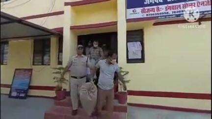 सल्ट: पुलिस टीम ने लखरकोट के समीप कैंटर वाहन से भारी मात्रा में अवैध गांजा किया बरामद, 2 अभियुक्त गिरफ्तार