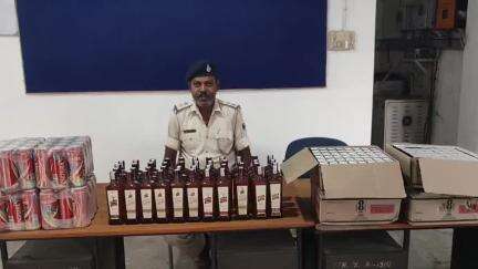 नौतन: नौतन पुलिस ने गुप्त सूचना पर की कार्रवाई, बरामद हुई भारी मात्रा में शराब, दर्ज हुई प्राथमिकी