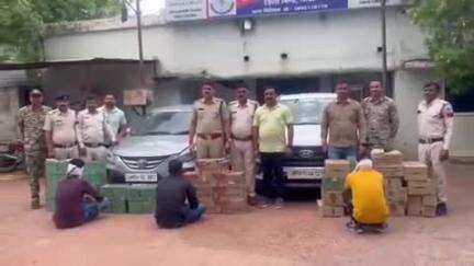 अटेर: भिंड की बरोही थाना पुलिस ने एनएच 719 से अवैध अंग्रेजी शराब की बड़ी खेप पकड़ी, तीन आरोपी युवकों को गिरफ्तार किया