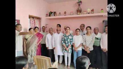 आर्वी: प्रथम द्वितीय तृतीय विद्यार्थ्यांचा सेवानिवृत्ती कर्मचारी संघटना ज्येष्ठ नागरिक संघाने रामदेव बाबा मंदिर जवळ केला सत्कार