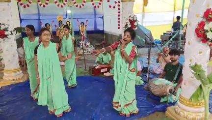 তেজপুৰ: অপশক্তিৰ বিনাশ কৰি বিশ্ব শান্তিৰ কামনাৰে শোণিতপুৰ জিলাৰ শিমলুগুৰিত অনুষ্ঠিত হৈছে শ্ৰীশ্ৰী অখণ্ড হৰিনাম সংকীৰ্তন