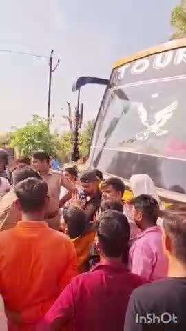 जसराना: अकबरपुर कुतकपुर के पास बस में बैठी सवारियों ने पुलिस को दी बस दुर्घटना की सूचना, फर्जी निकली