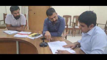 बॉर्डर एरिया में रहने वाले लोगों को प्रशासन करेगा जागरूक एडीएम ने क्लैक्ट्रैट सभागार में ली बैठक
#operationsindoor