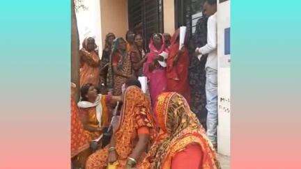भोकरदन: तहसील कार्यालयामध्ये श्रावणबाळ योजना तसेच विविध योजनांची केवायसी करण्यासाठी केली गर्दी