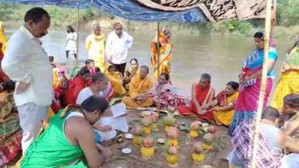 ଧର୍ମଗଡ: ବିରିପୁର ଠାରେ ଅଷ୍ଟ ପ୍ରହରୀ ନାମ ଯଜ୍ଞ ଆୟୋଜନ ନେଇ କଳସ ଶୋଭାଯାତ୍ରା ଅନୁଷ୍ଠିତ