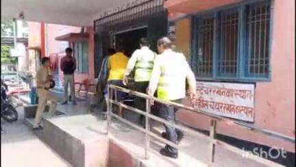 टूंडला: अलीगढ़ में हुए सड़क हादसे में पांच लोगों की मौत के बाद जांच के लिए टूंडला सीओ पहुंचे