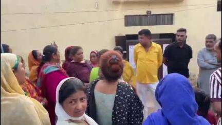 कालका: नगर परिषद कालका पिंजौर की महादेव कॉलोनी सूरजपुर में लोगों के घरों में घुसा बरसात का पानी, नाले की निकासी #jansamasya