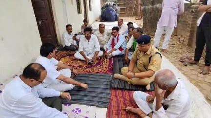 चकरनगर: प्रेमपुरा गांव पहुंचकर प्रशासनिक अधिकारियों ने शहीद के स्वजनों को बंधाया ढांढस, शुक्रवार को किया जाएगा अंतिम संस्कार
