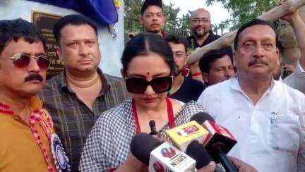 মেদিনীপুর: অপারেশন সিন্দুরের জন্য মেদিনীপুর থেকে ভারতীয় সেনা জওয়ানদের স্যালুট জানালেন সাংসদ জুন মালিয়া #OperationSindoor