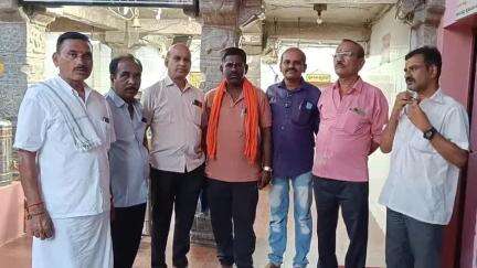 ಕಂಪ್ಲಿ: ಜಾತಿ ಕಾಲಂನಲ್ಲಿ ಎಸ್ಸಿ ಎಂದು ಬರೆಯಿಸಿ: ನಗರದಲ್ಲಿ ಬೇಡ ಜಂಗಮ ಸಮಾಜದ ಮುಖಂಡರು