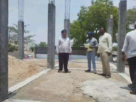 గద్వాల్: ఆరగిద్ద గ్రామంలో ఇందిరమ్మ ఇల్లు నిర్మాణ పనులు పరిశీలించిన:అదనపు కలెక్టర్ నర్సింగరావు