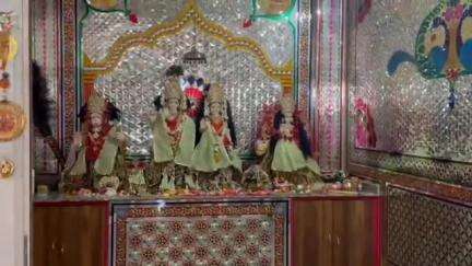 ডেবরা: অপারেশন সিঁদুরে পাকিস্থানে একের পর এক জঙ্গি ঘাঁটি গুড়িয়ে দিয়েছে ভারতীয় সেনা,মন্দিরে পূজো দিয়ে লাড্ডু বিতরন বিজেপি নেতার