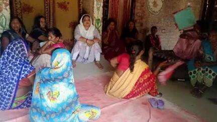 आलापुर: पदमपुर के निकट सड़क हादसे में दादी की मौत, पोती गंभीर, पोस्टमार्टम के बाद दादी का शव घर पहुंचने पर मचा कोहराम